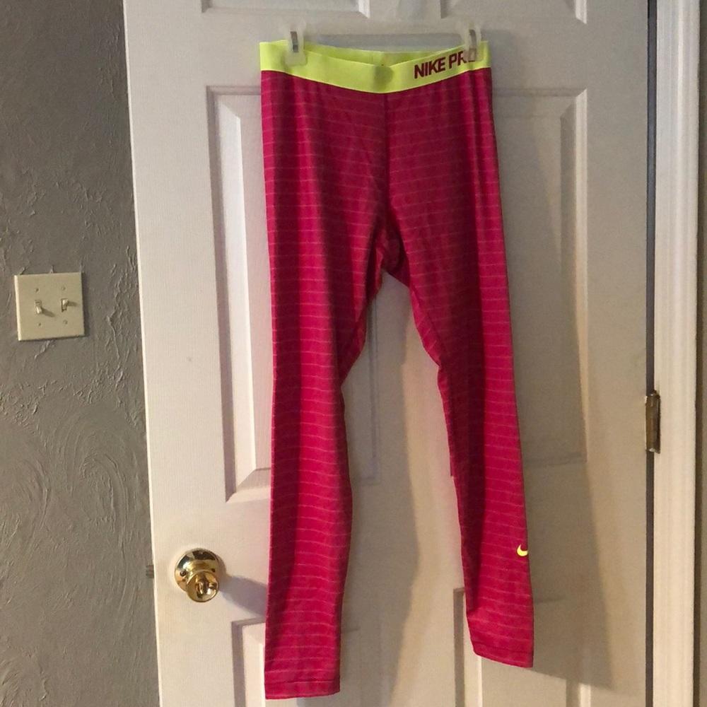 NWT L Pink  Nike Pro Dri-fit Leggings